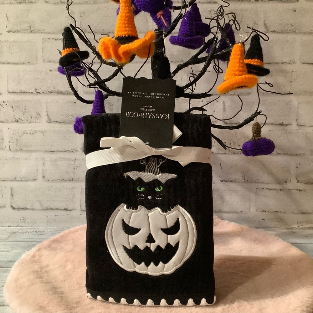 KASSADECOR Set Of 2 Pumpkin Cat Hand Towels